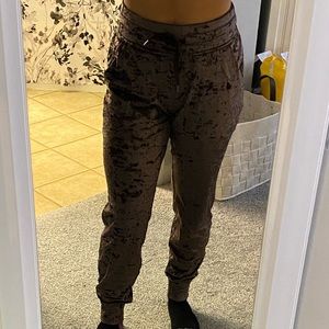 Lululemon Crushed Velvet Joggers (Ready to Rulu)